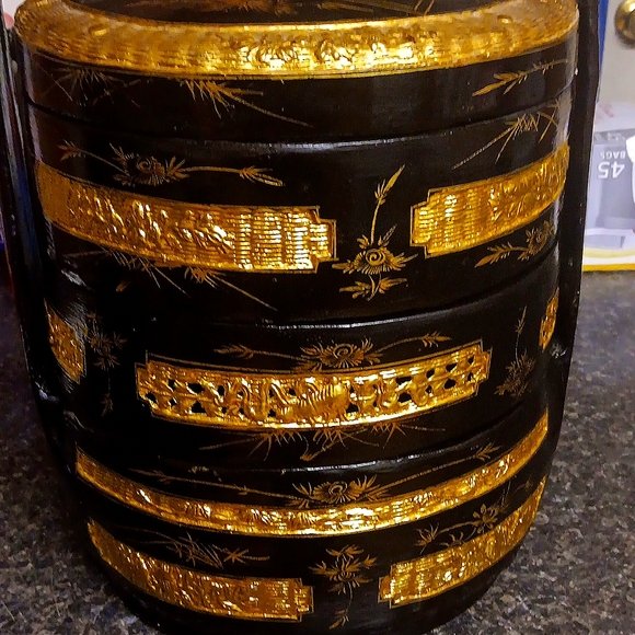 Vintage Japanese Jukabu Black and Gold Lacquered Stackable Banquet Bento Box - Picture 4 of 8